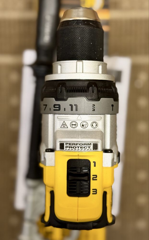 Шуруповерт дрель винтоверт гайковерт Dewalt DCD1007, 169Нм, ОРИГИНАЛ