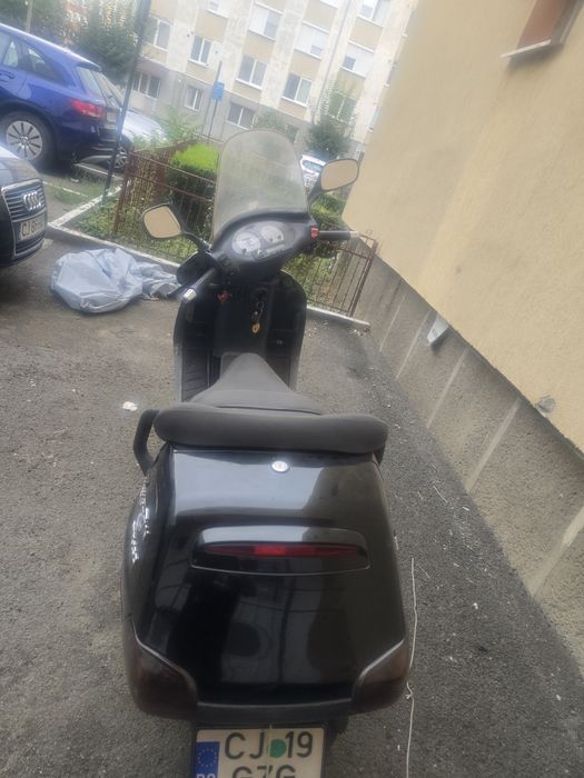 Vând Piaggio hexagon GTX250