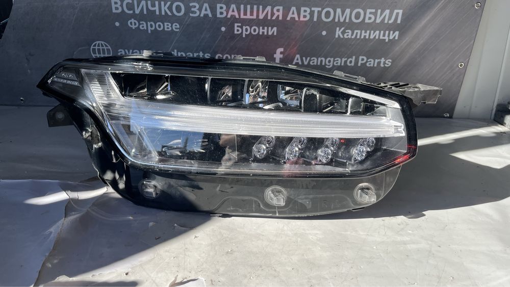 3 броя ляв и 2 броя десен фар Volvo XC90 2 2016-