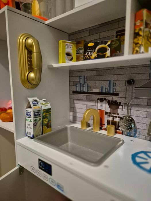 Bucătărie de lemn pentru copii, ca nouā