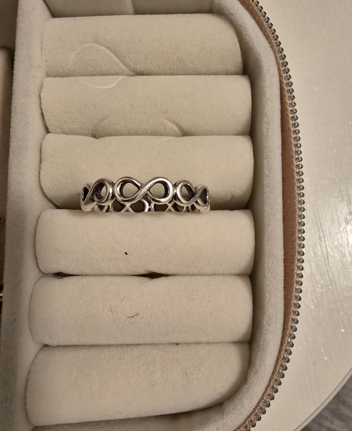Серебряное кольцо