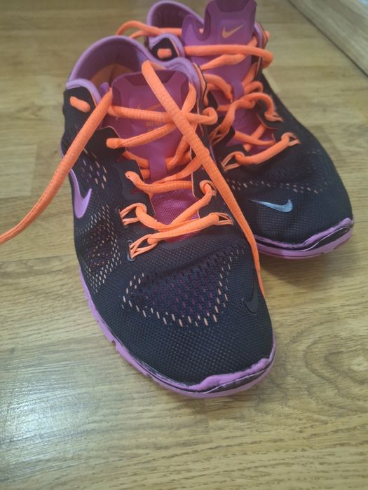 Vând adidași Nike marime 38.5