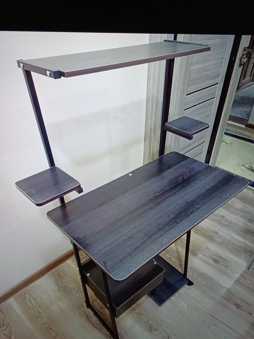 Стол для компьютера. Новый.