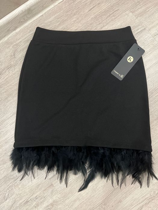 Дамска къса пола с естествени пера