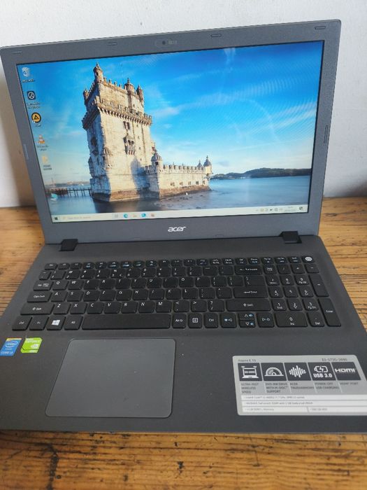 Vînd laptop marca Acer