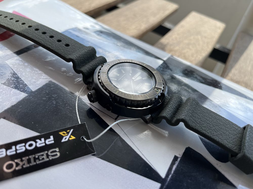 Seiko Prospex Solar Tuna Divers SNE543p1 часовник