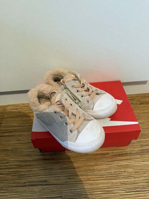 Изключително запазени детски обувки! Размер 23! Nike, Zara, Reserved!