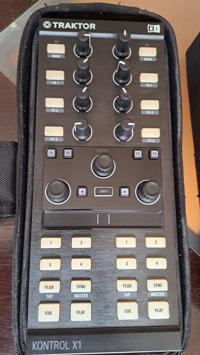 Traktor X1 Mk2 + case