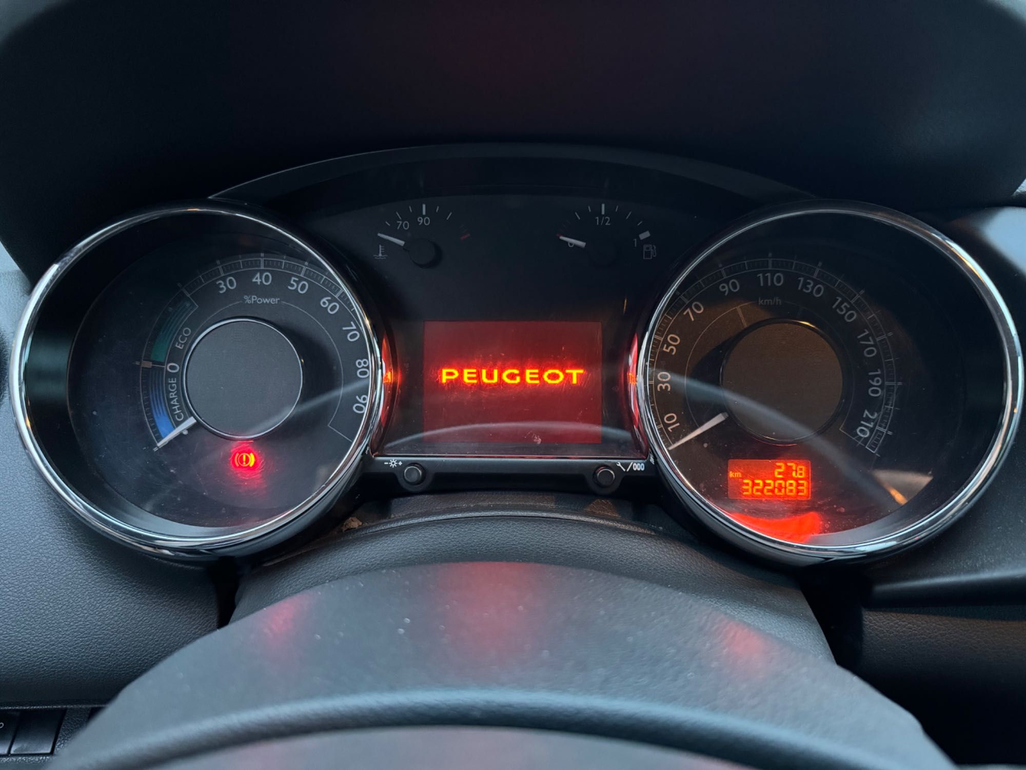 Auto hibrid Peugeot 3008 diesel + electric