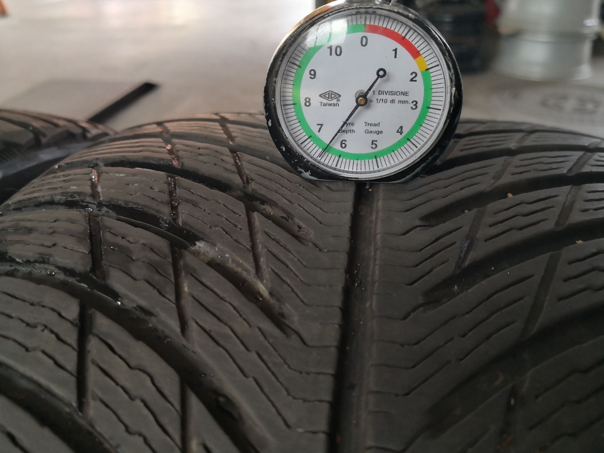245 40 18 цола гуми Michelin dot 21