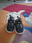 Adidasi Nike bebe