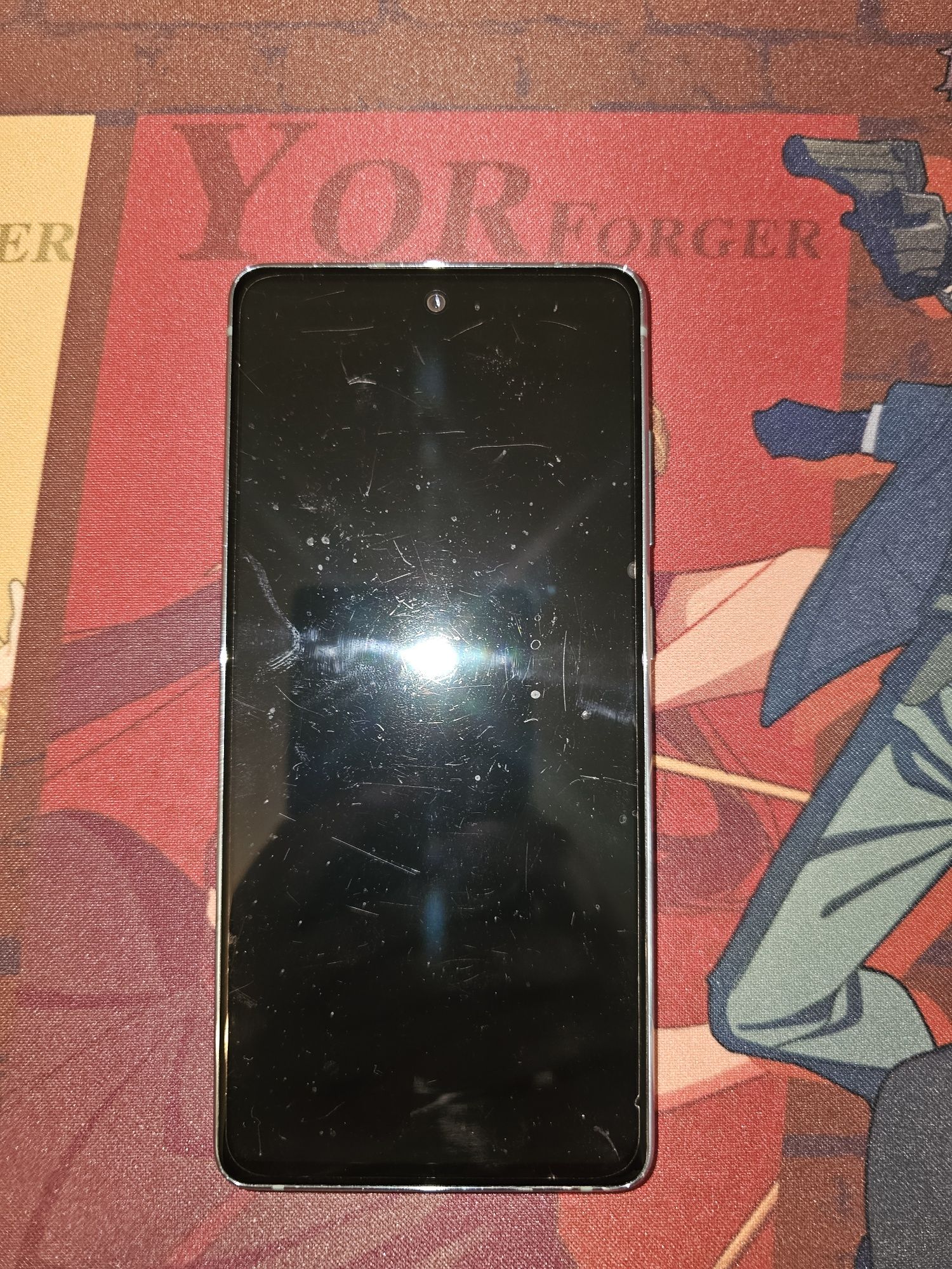 Samsung Galaxy S20 FE в отлично състояние с протектор