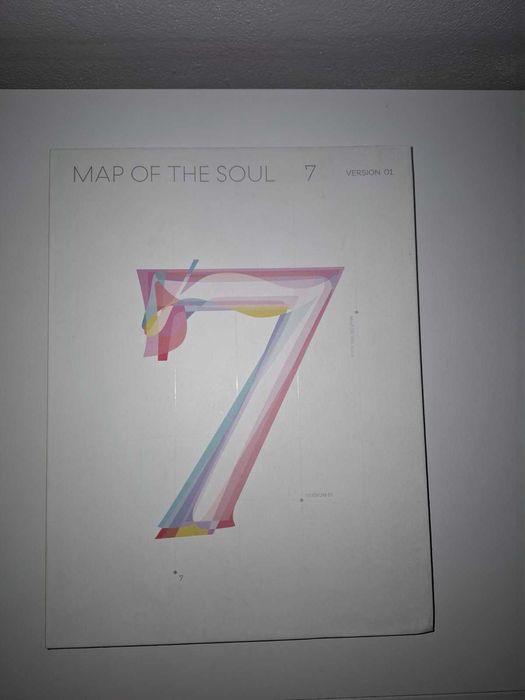 BTS албуми + гривна