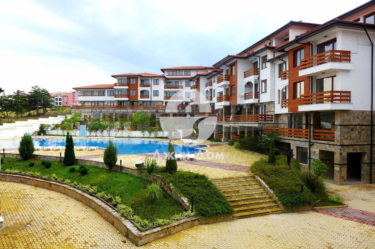 Продава се Двустаен апартамент в с. Кошарица, Област Бургас - 65 кв.м за 954 €/кв.м - Снимка #6