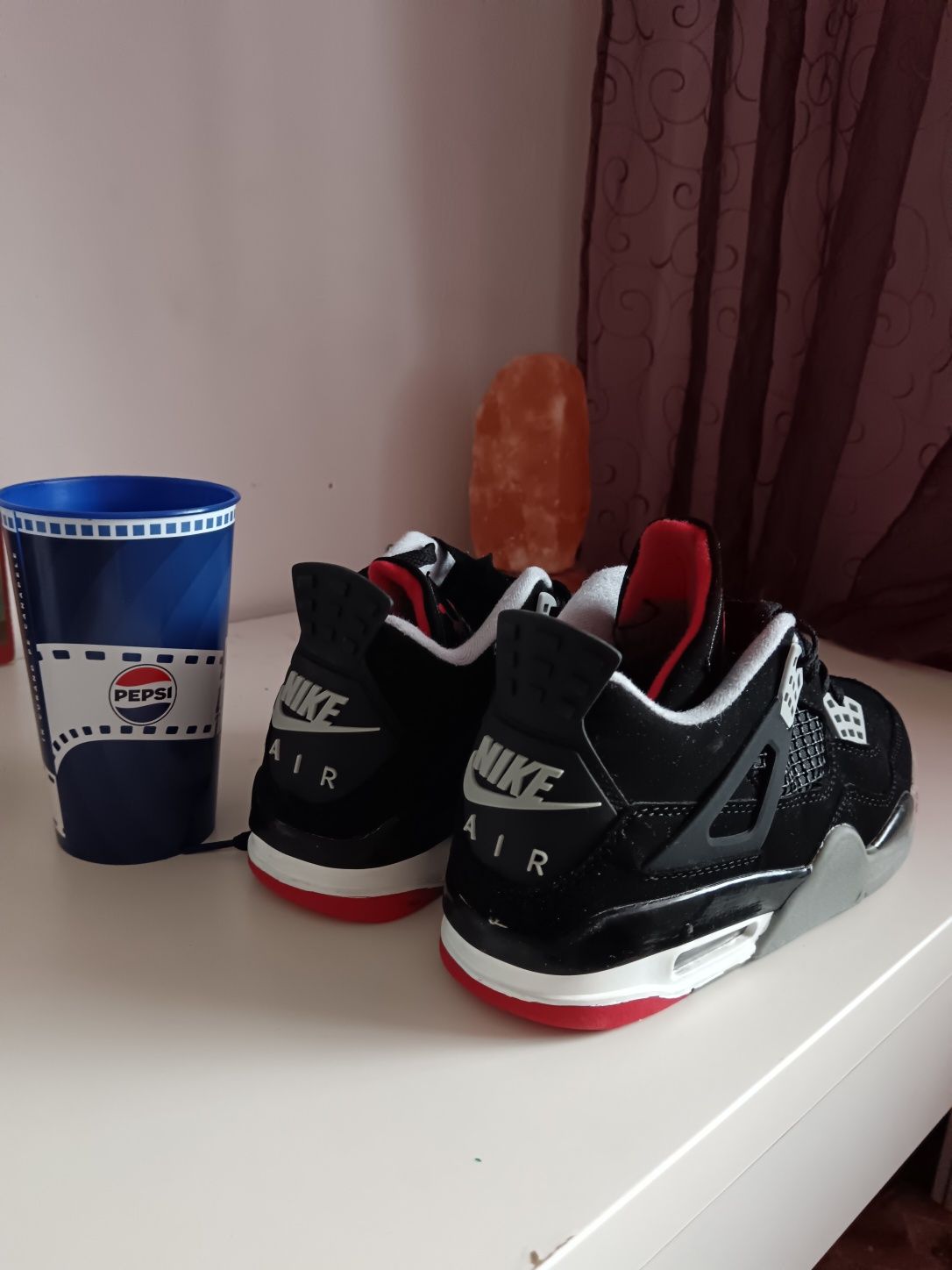 Vând Jordan 4 Bred