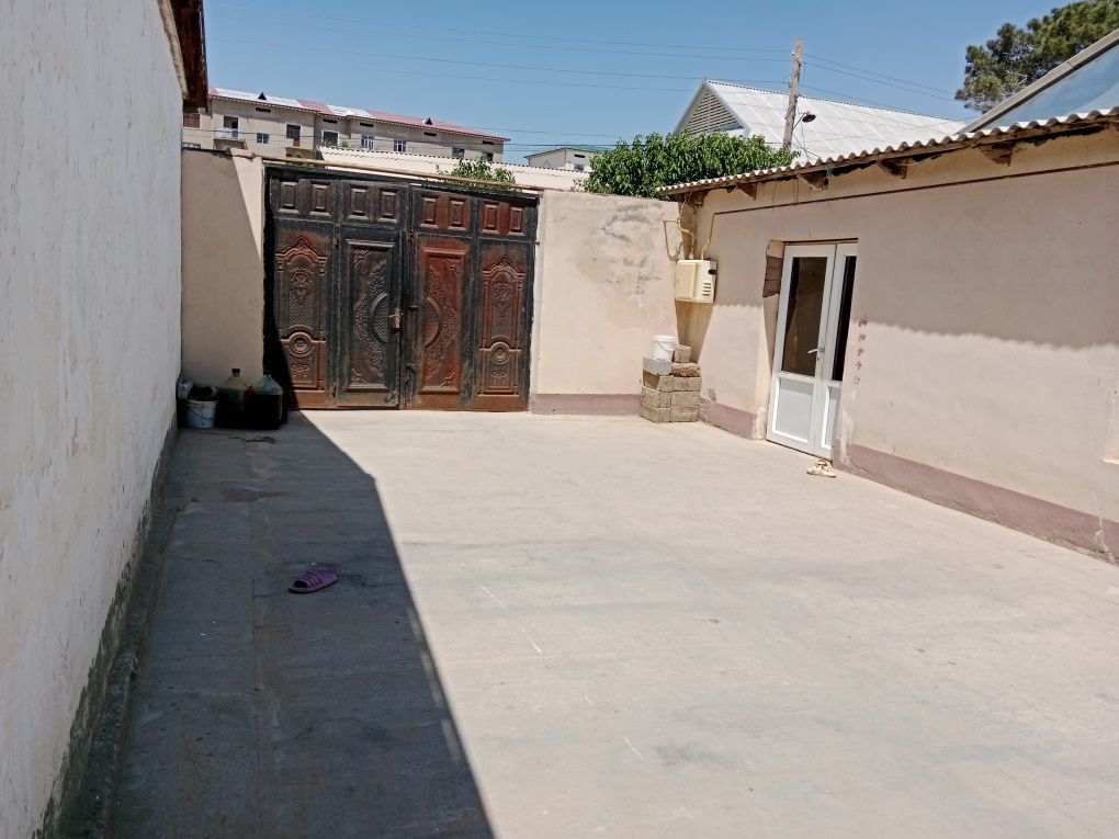 Xovli uy sotiladi