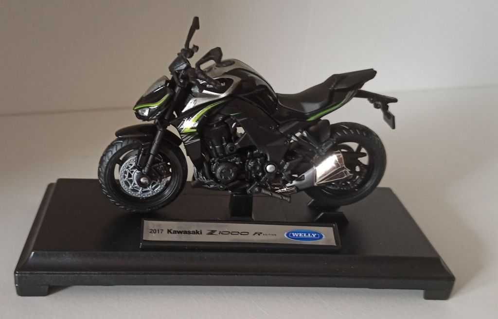 Macheta motocicleta Kawasaki Z1000 R Edition 2017 negru - Welly 1/18