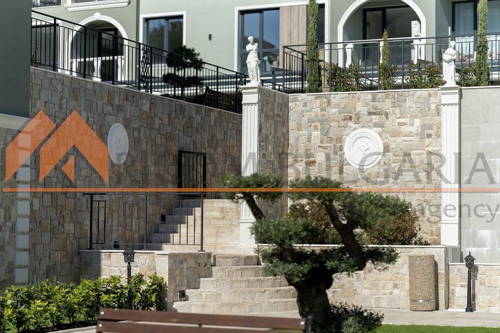 Продава се Тристаен апартамент в Варна, м-т Св. Никола - 124 кв.м за 2400 €/кв.м - Снимка #6