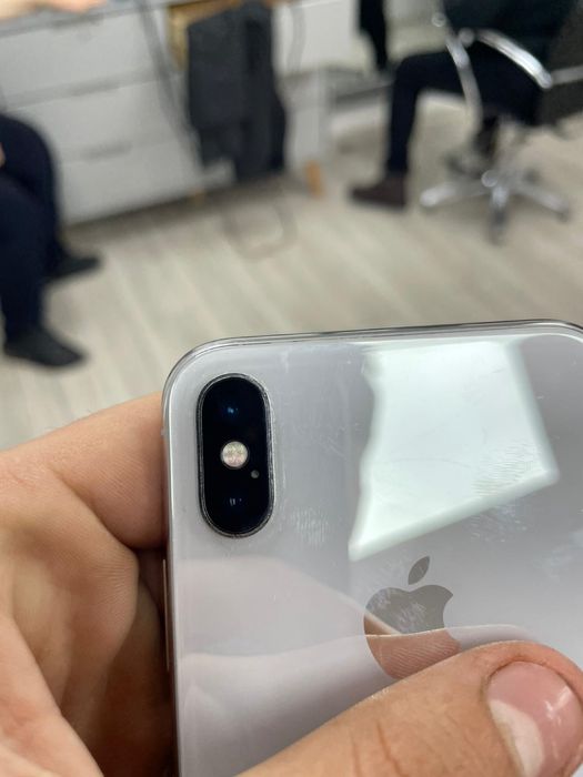 Vând iphone x telefonul merge foarte bine ie aproape nou tine bateria