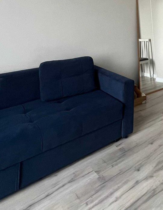 Продаю синий раздвижной диван с большим бельевым ящиком