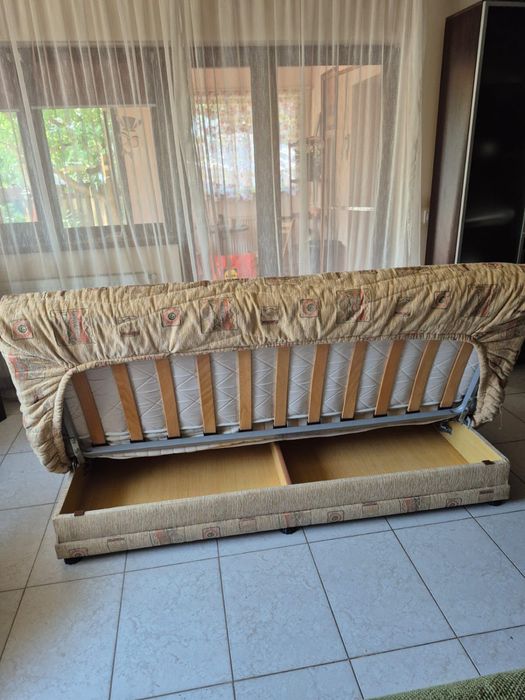 Vand canapea 3 locuri, extensibila