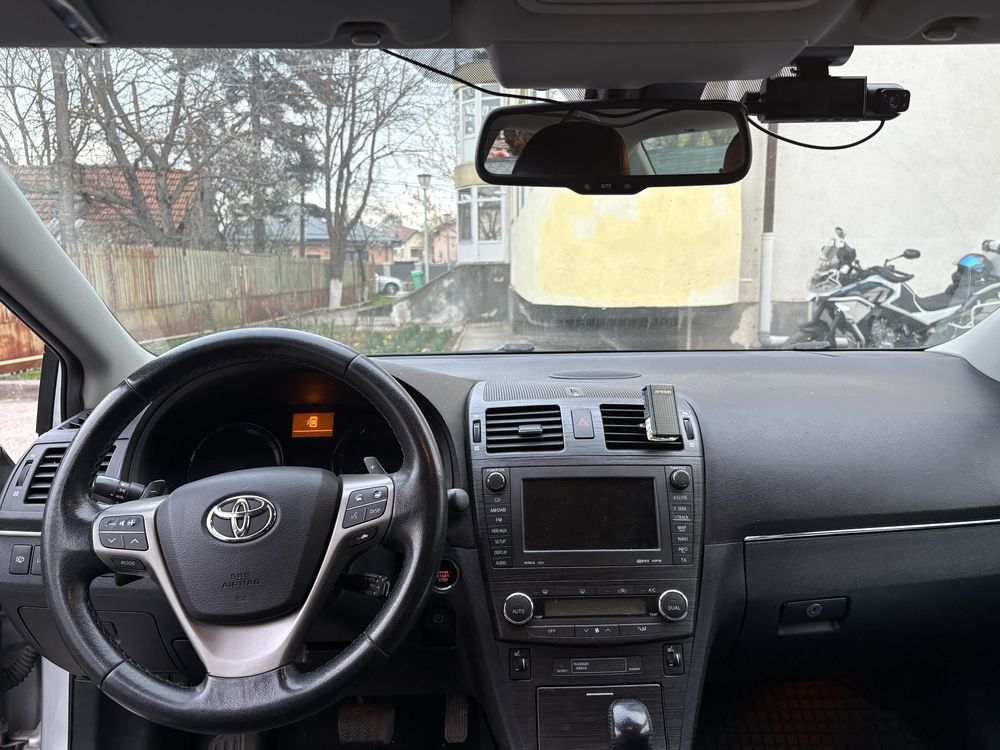 Toyota Avensis echipare Top