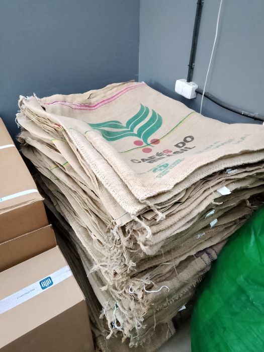 Джутовые мешки — 224 шт.Прочные | Натуральные | Почти новые
Прочные |