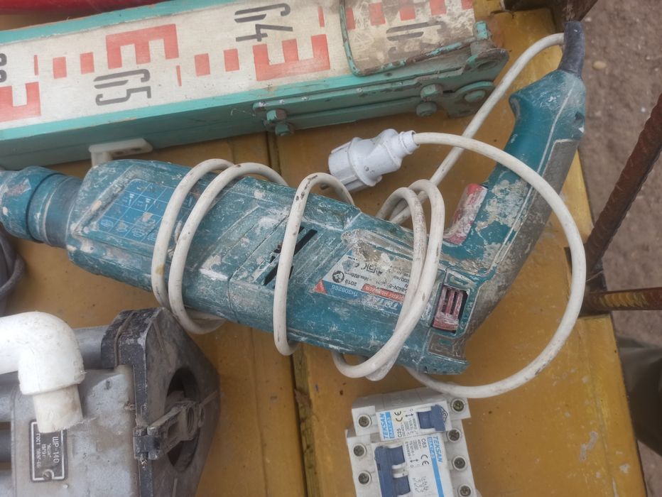 Продаю срочно инструменты. Все рабочие.