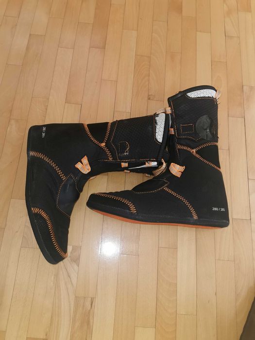 Vand  Clapari Atomic Backland Carbon, mondopoint 28, 600 RON