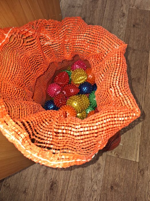 Шары ежики для сухого бассейна