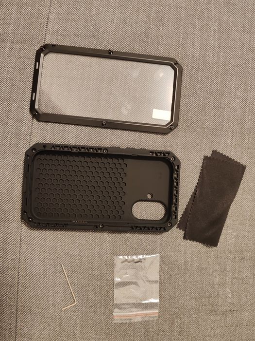 Husa de Lux iPhone 16, oferă protecție maximă