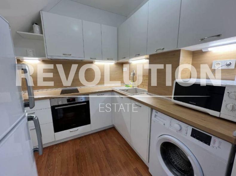 Дава се под наем Тристаен апартамент в Варна, Лятно кино Тракия - 122 кв.м за 850 € - Снимка #2