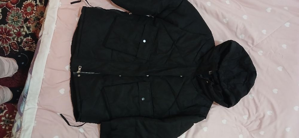 Аёллар курткаси холати янги 48. 50 размерга тугри келади