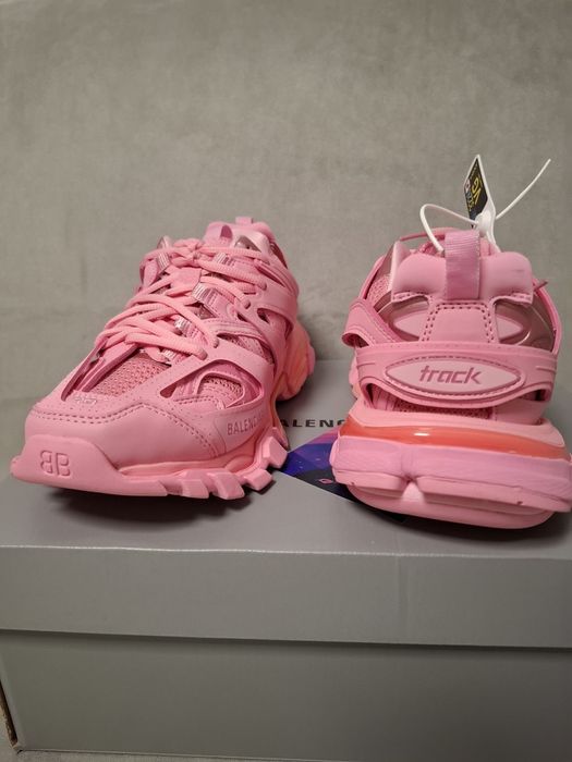 Balenciaga track