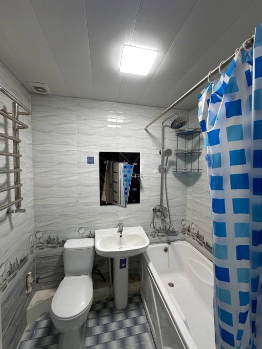 Srochna Bogʻishamolda 5-etaj 2xonalik uy sotiladi.