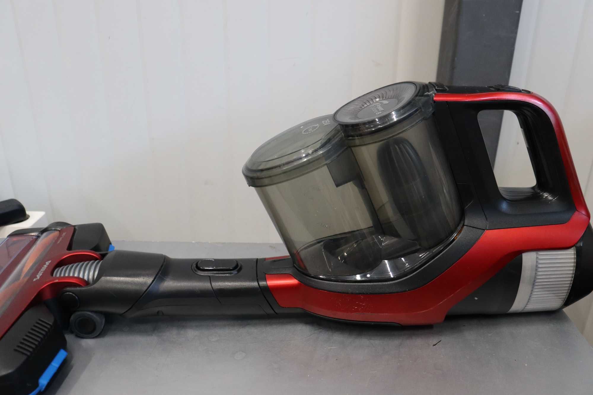 Вертикална прахосмукачка Philips SpeedPro Max XC7042
