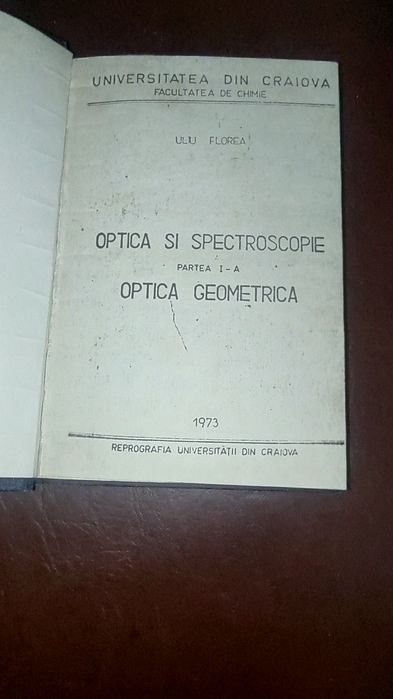 Carte de fizica despre optica si spectrocopie