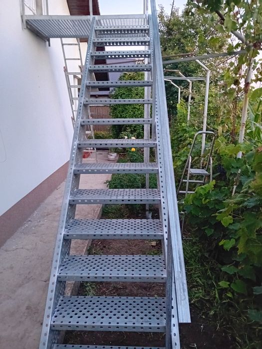 Scara metalica zincata 4mm facem și montaj