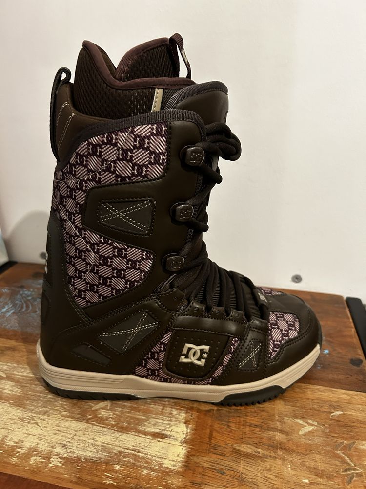 Boots snowboard DC 38