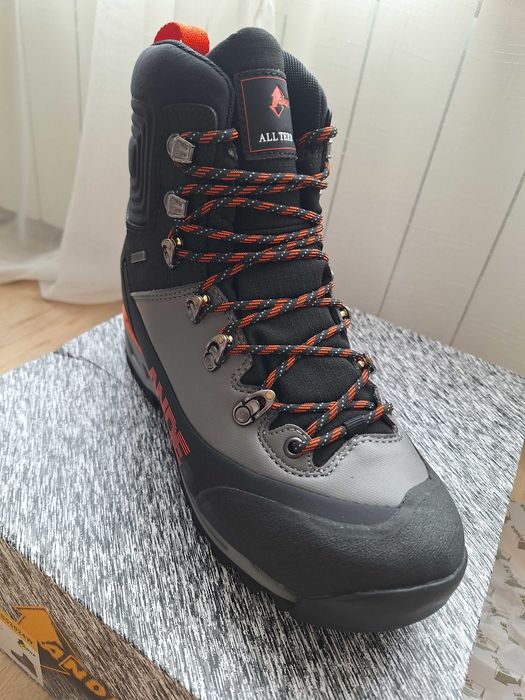 Нови всесезонни туристически обувки Ande Makalu Tech