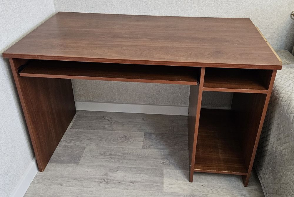 Продам стол письменный, офисный