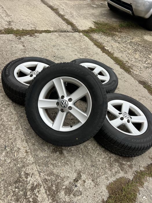 VW Tiguan  Лети джанти със зимни гуми 215/65/16  DOT19