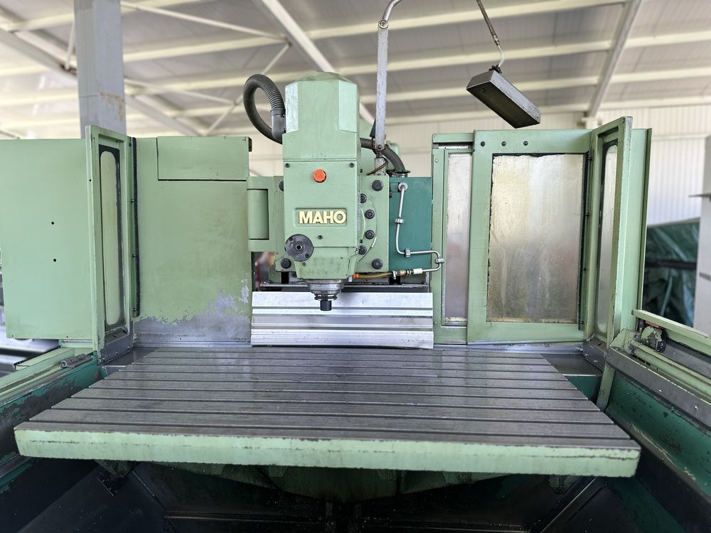 Инструментална CNC Фреза с ЦПУ MAHO 800E