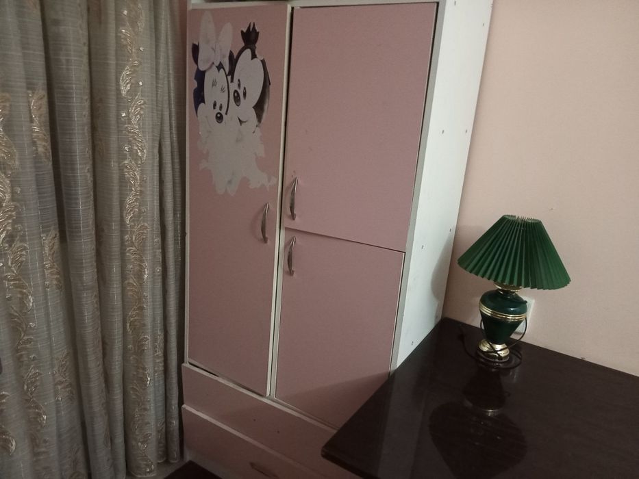 Продаётся мебель, стенка, детские шкаф две письменная столы в идеально