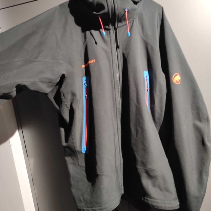 Яке мъжко оригинално на марка Мамут (Mammut)