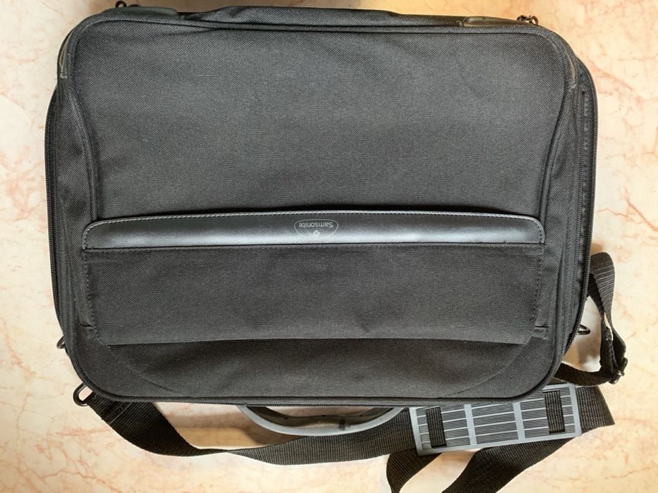 Geanta laptop Samsonite- stare estetica excelenta