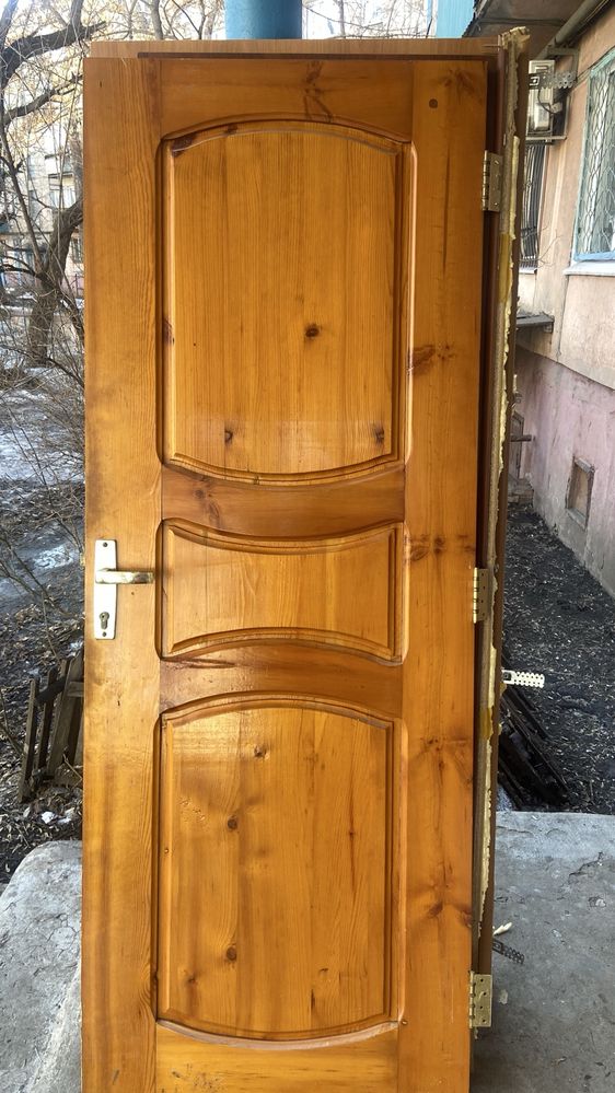 дверь деревянный