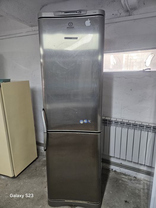 Продам холодильник