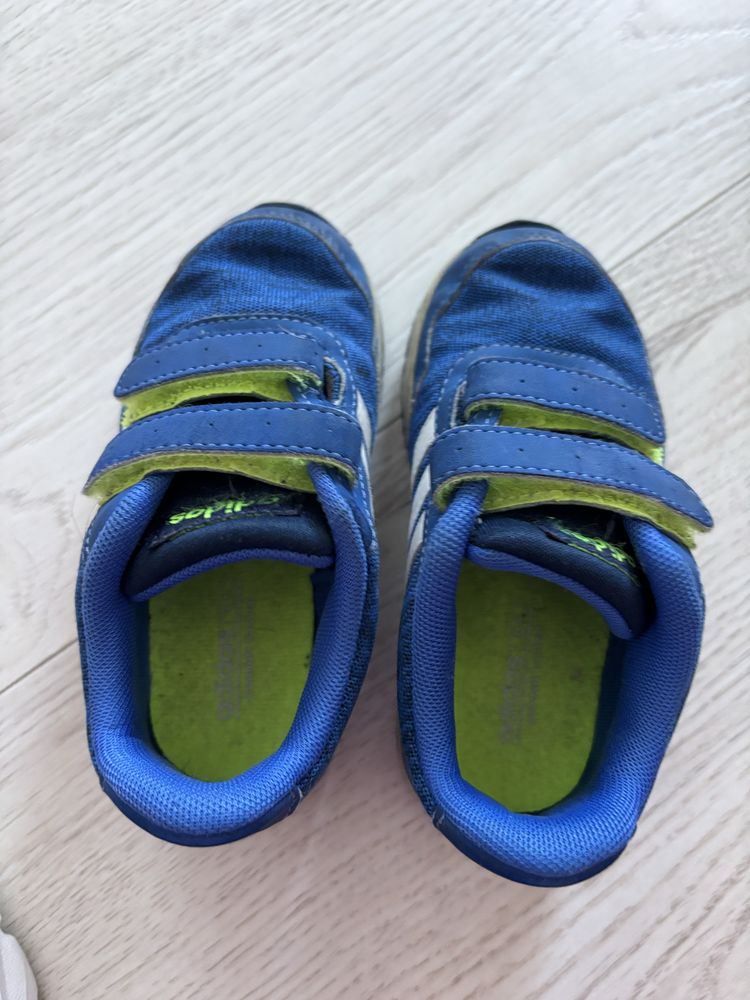 Маратонки Adidas размер 23,5