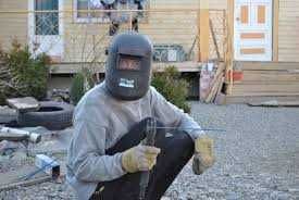 Сварщик выезд. Газосварочные услуги на выезд. Срочный выезд сварщика.